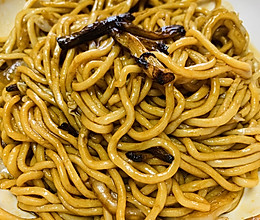 手擀面版葱油拌面的做法