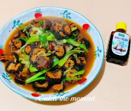 #给年味整点鲜的#跟着做，比去饭店还好吃的葱爆海参的做法