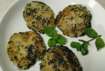 黑芝麻土豆泥饼的做法