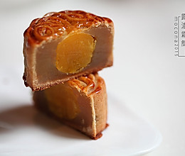 露浓霜简-蛋黄白莲蓉月饼的做法