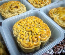 美食美刻之红茶蛋黄月饼的做法