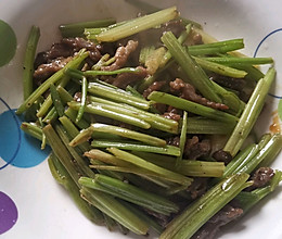 牛肉丝炒香芹的做法