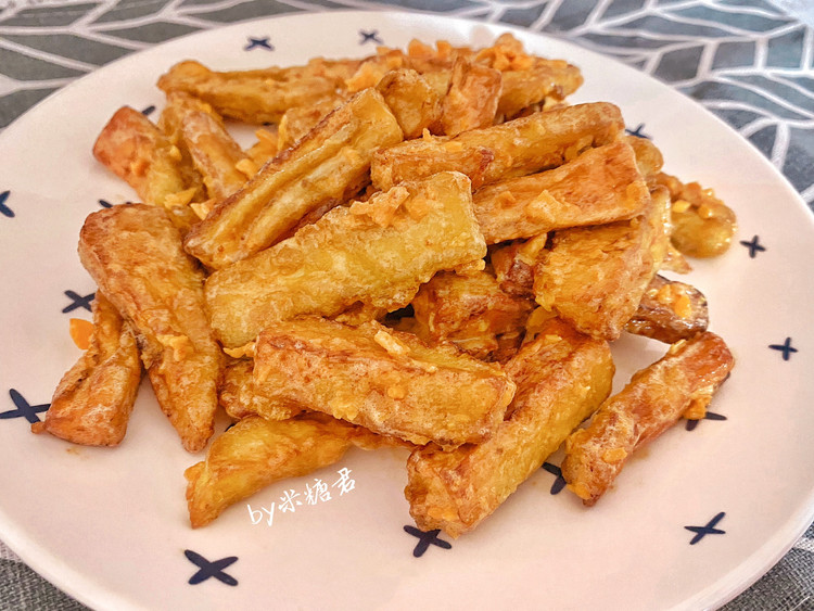 咸蛋黄脆皮茄子的做法