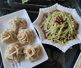 小小鲜肉青笋灌汤包的做法