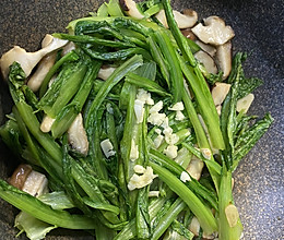 香菇油麦菜（低脂又健康的快手菜）的做法