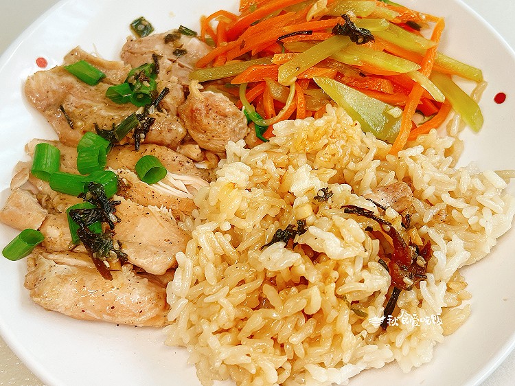 葱油鸡腿饭，有手就会的懒人电饭煲美味的做法