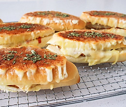 #烘焙美学大赏#瀑布芝士鸡排包的做法