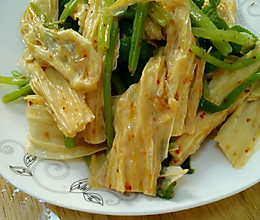 芹香腐竹的做法