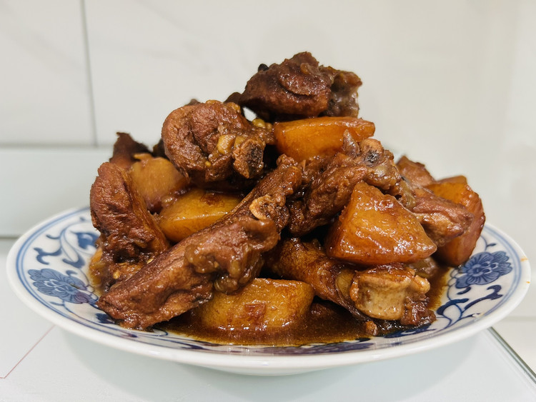健康美食非重口味的—红烧鸭腿炖土豆的做法