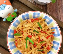 #素食主义#辣椒炒豆皮的做法