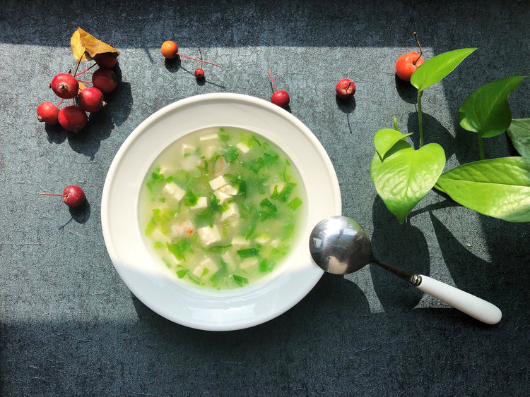一清二白~小白菜豆腐汤的做法
