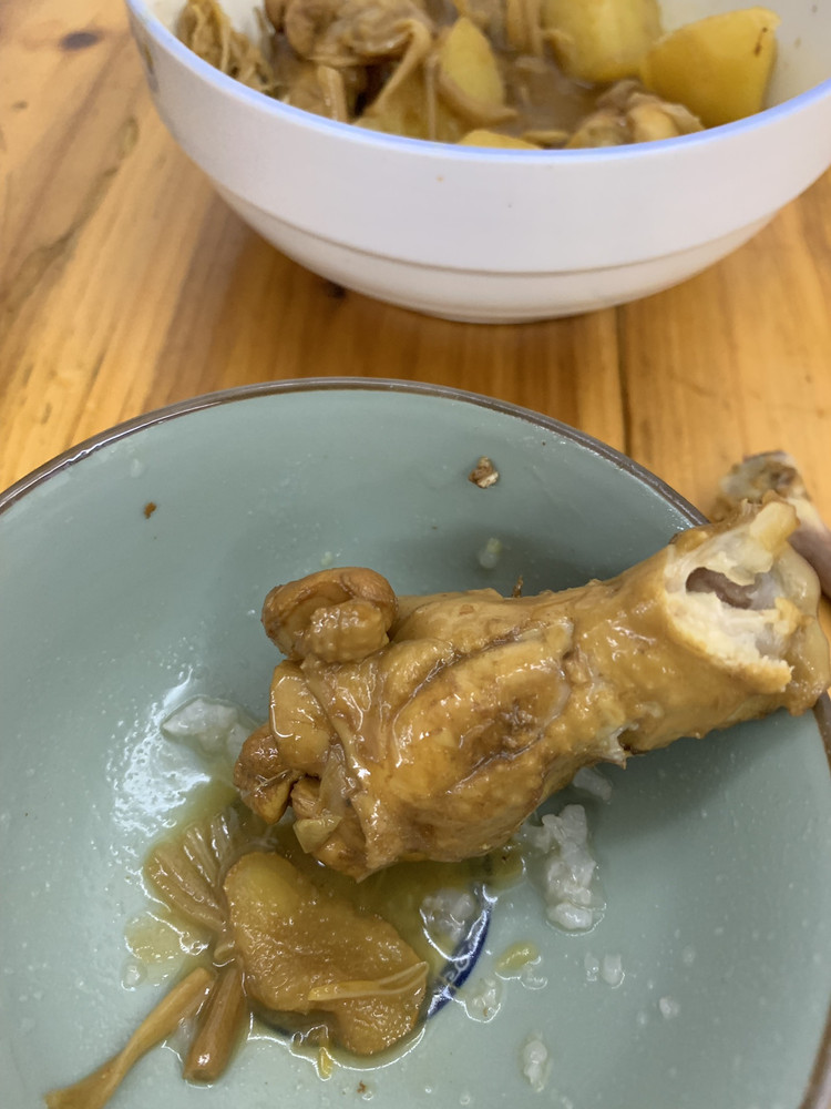 金花菜土豆烧鸡腿的做法
