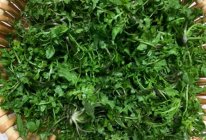 蒸荠菜（春天现挖荠荠菜）的做法