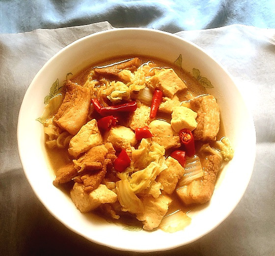 五花肉炖白菜豆腐的做法