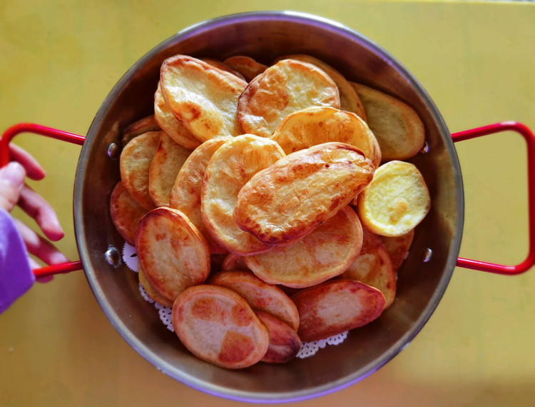 快手烤箱美食...吃不够的土豆片子的做法