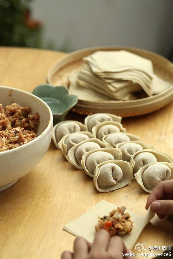 蟹粉鲜肉大馄饨的做法