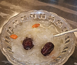 胶质浓郁的银耳汤的做法