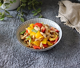 #快手又营养，我家的冬日必备菜品#轻食低卡甜椒炒鸡胸肉的做法