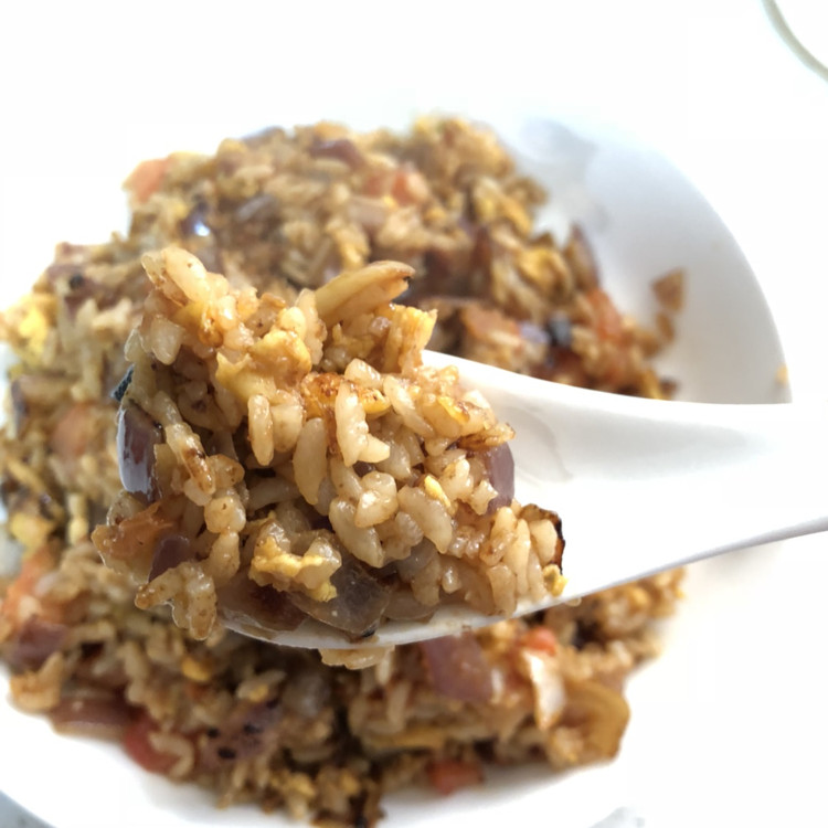 西红柿鸡蛋炒米饭的做法