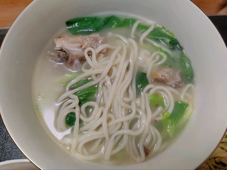 大骨面，排骨面的做法