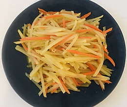 土豆丝炒胡萝卜丝（家常菜）的做法
