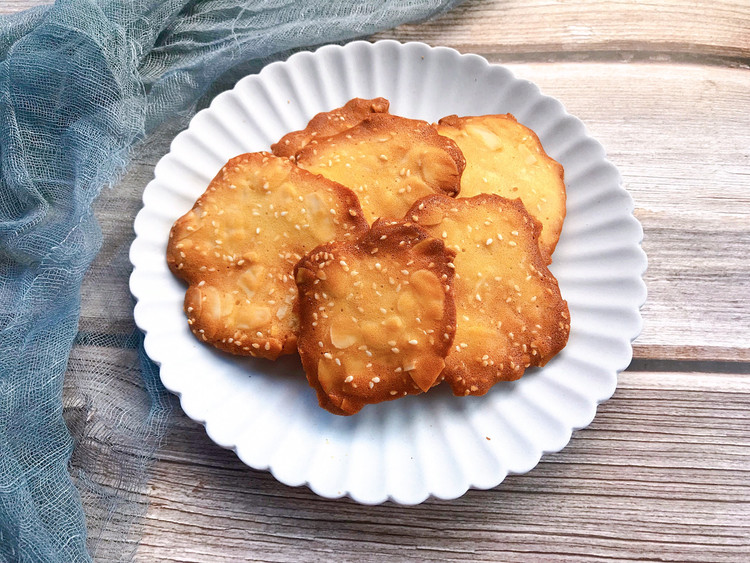 杏仁薄脆芝麻饼的做法