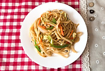 圆白菜豆芽素炒面的做法