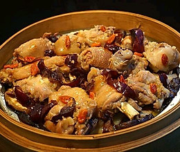梁家妇女——冬菇红枣蒸鸡的做法