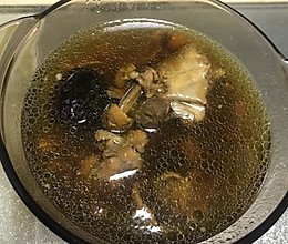 菌菇鸡肉汤的做法