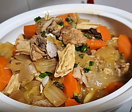 东北酸菜炖排骨的做法