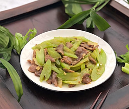 芹菜炒肉片的做法