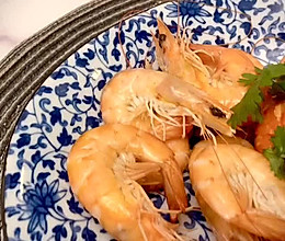 白灼虾的美味重要看蘸料的做法
