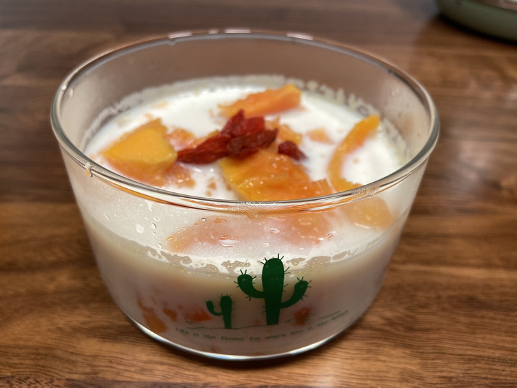 教你做奶香浓郁的牛奶炖木瓜的做法