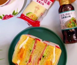 #321沙拉日#丘比双蛋火腿三明治的做法