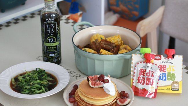 玉米排骨煲 | 奶香松饼 | 清炒鸡毛菜－给家人的国庆大餐的做法