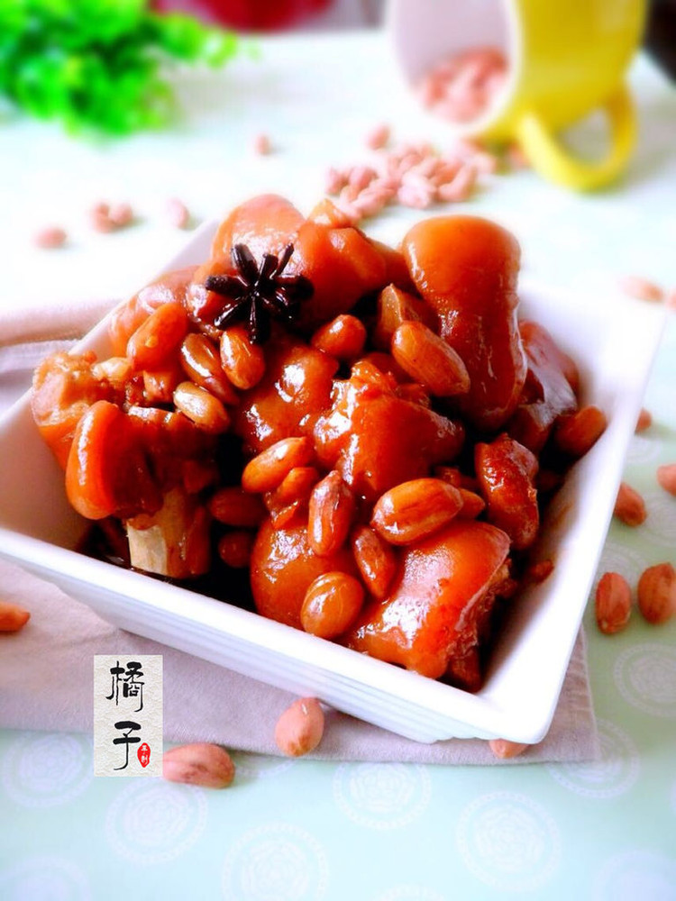 腐乳猪蹄炖花生的做法