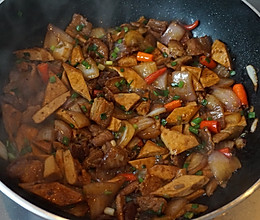 香干回锅肉的做法