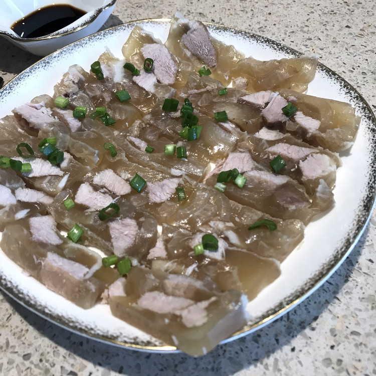 猪皮冻肉的做法