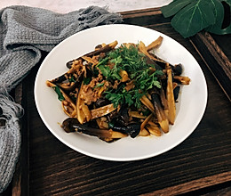 黑鸡枞菌爆炒肉沫的做法