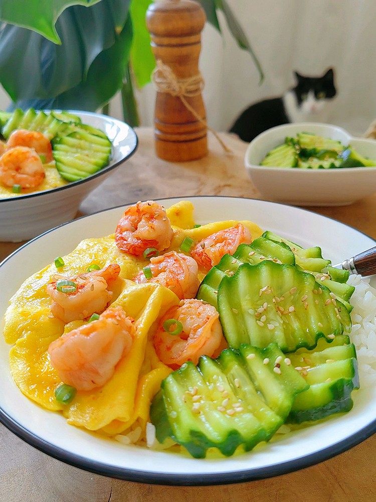 盐渍青瓜虾仁滑蛋饭的做法