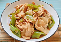 尖椒豆皮的做法