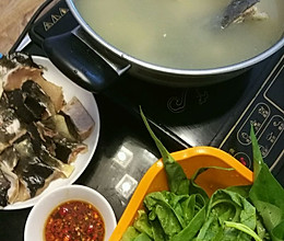 鲟鱼火锅的做法