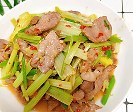 #养生打卡#芹菜炒肉片的做法