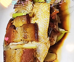 #肉食主义狂欢#腊肉蒸黄鱼的做法