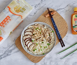 菌菇鸡丝面#福临门鲜爽见面#的做法