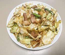 手撕包菜炒五花肉的做法