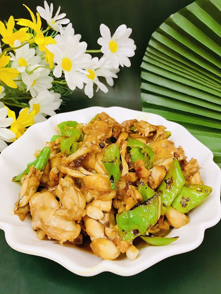 青椒牛蛙的做法