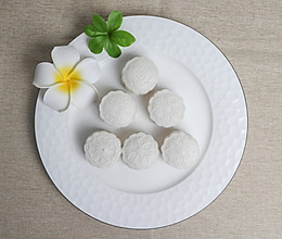 莲蓉冰皮月饼的做法