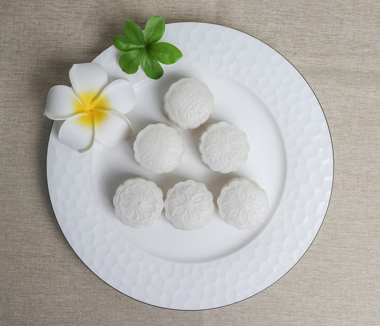 莲蓉冰皮月饼的做法