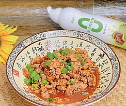 辣椒酱炒肉粒的做法